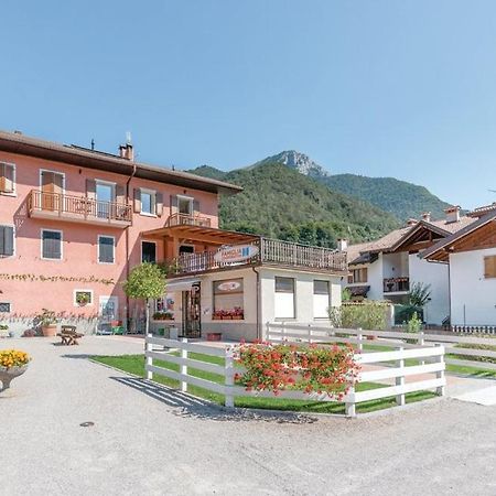 Ledro Lake Suite "Pur" Mezzolago Exteriér fotografie